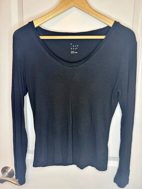 Women’s A New Day Long Sleeve Scoop Neck Top in Black Size Small Like New